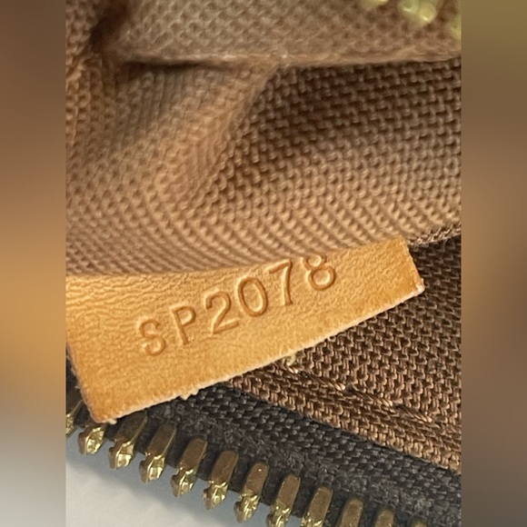 Louis Vuitton Shoulder Tivoli GM  Bag - Picture 15 of 16